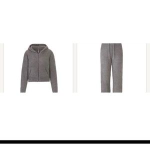 2 SKIMS set NWT’s Cozy bundle